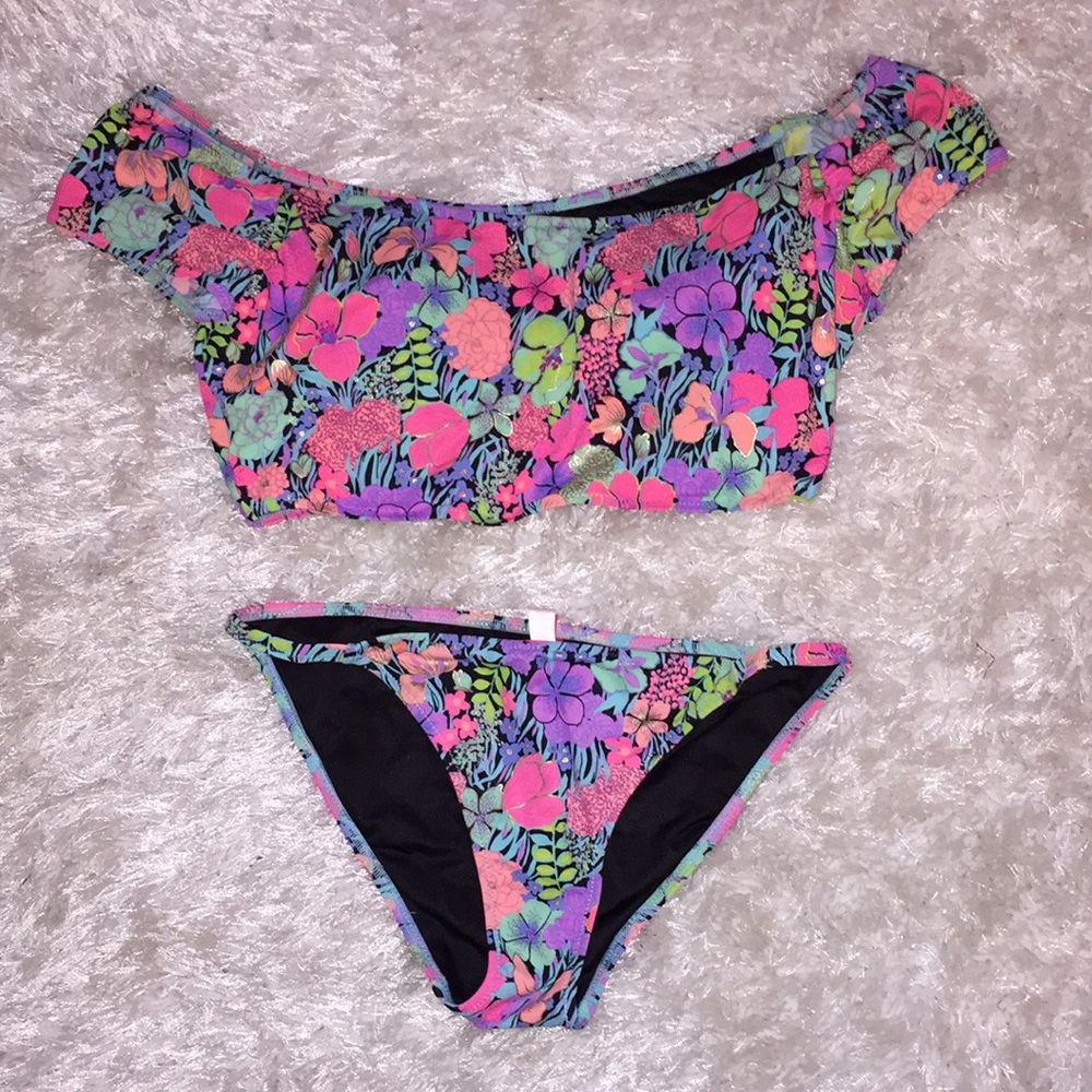 Victoria’s Secret bikini set
